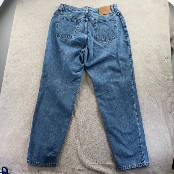 Levis Women's 550 Jeans Size 16 Relaxed Fit Vintage from Aug 2022 - Picture 13 of 13
